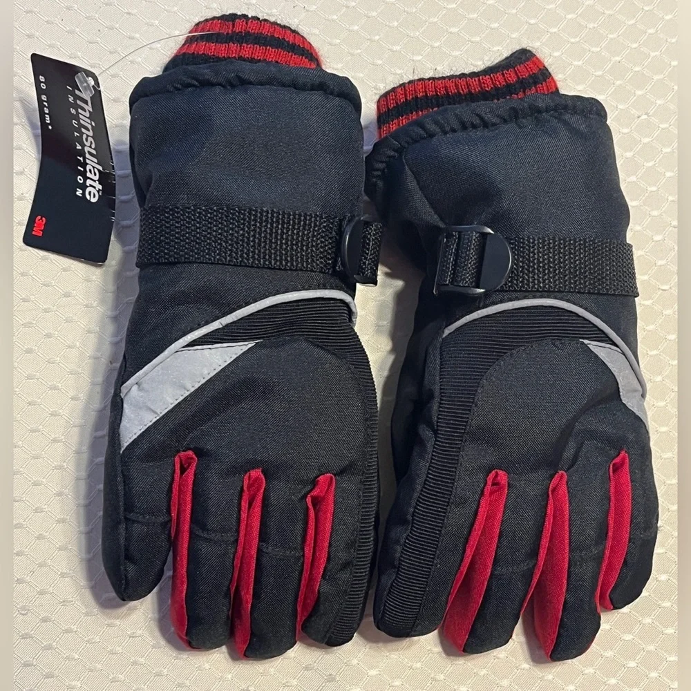 NWT Cherokee ski gloves with 80 gram Thinsulate lining size 8-16